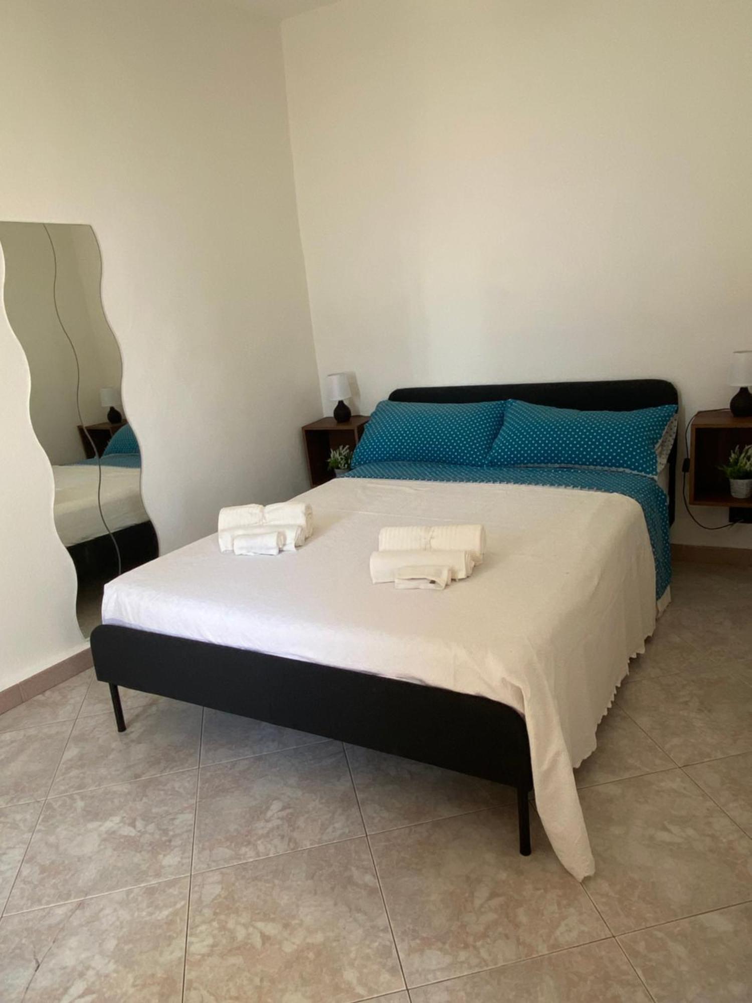Apartmán La Jemma Del Porto Antico Janov Exteriér fotografie